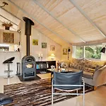 Lovely For 6 Guests In Perfect For A Family Or Friends Getaway *