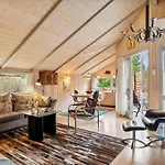 Lovely For 6 Guests In Perfect For A Family Or Friends Getaway Сasa de vacaciones *