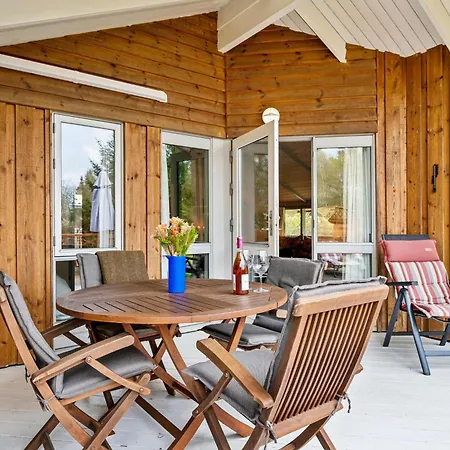Lovely For 6 Guests In Perfect For A Family Or Friends Getaway Сasa de vacaciones