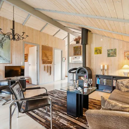Lovely For 6 Guests In Perfect For A Family Or Friends Getaway Nyaraló *